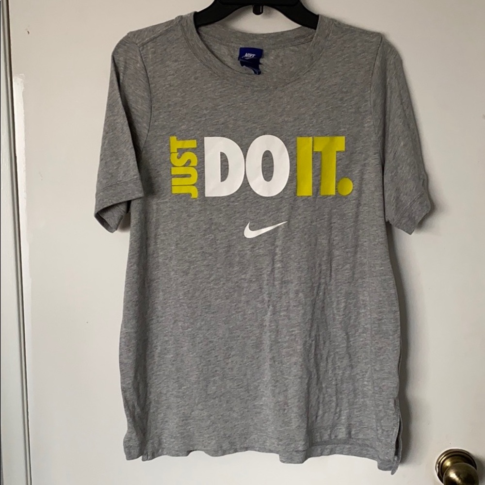 JUST DO IT. NIKE TOP